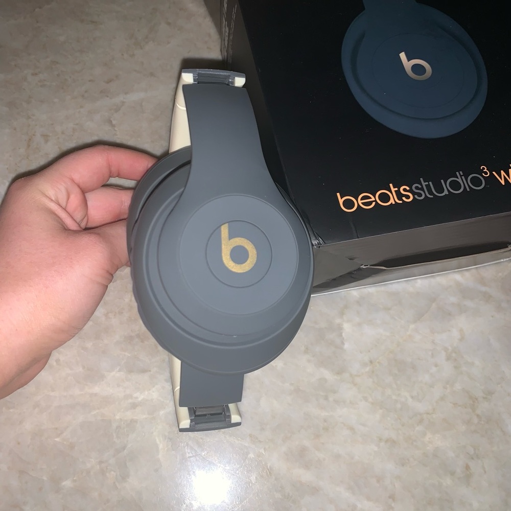 Beats Studio3 Headphones -Beats Skyline Collection